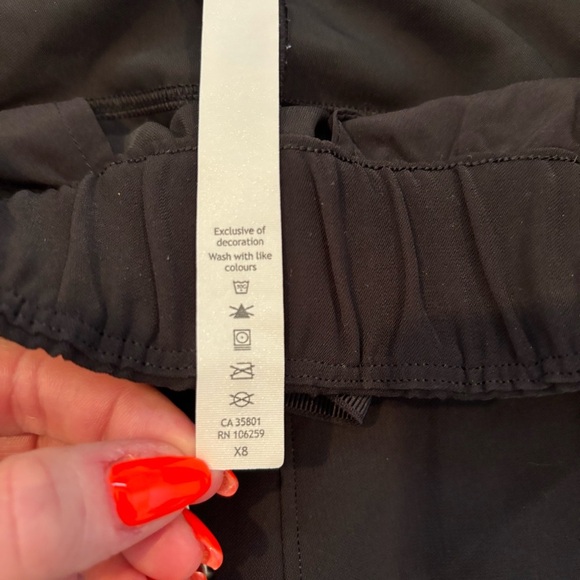 Lululemon Womens Cropped Pant Black Size 4 Drawstring Elastic Waist Pockets - Picture 12 of 16